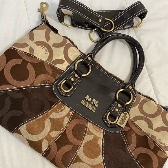 COACH BAG! - Picture 1 of 6